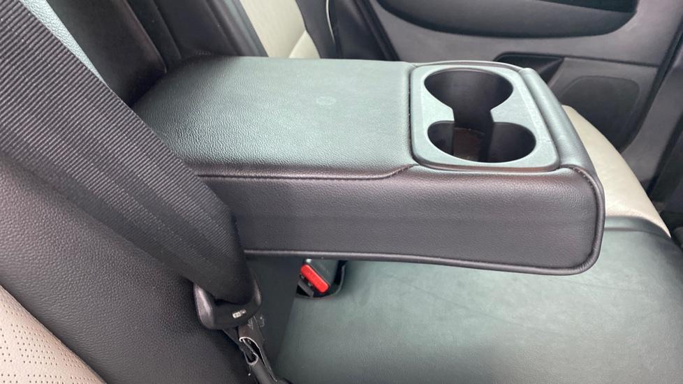 Rear Armrest/ Cup Holder