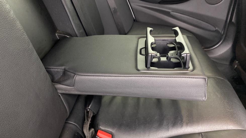 Rear Armrest/ Cup Holder