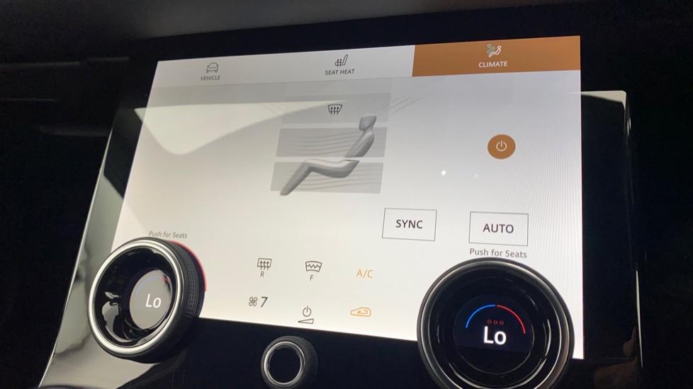 air conditioning and dual Climate control 