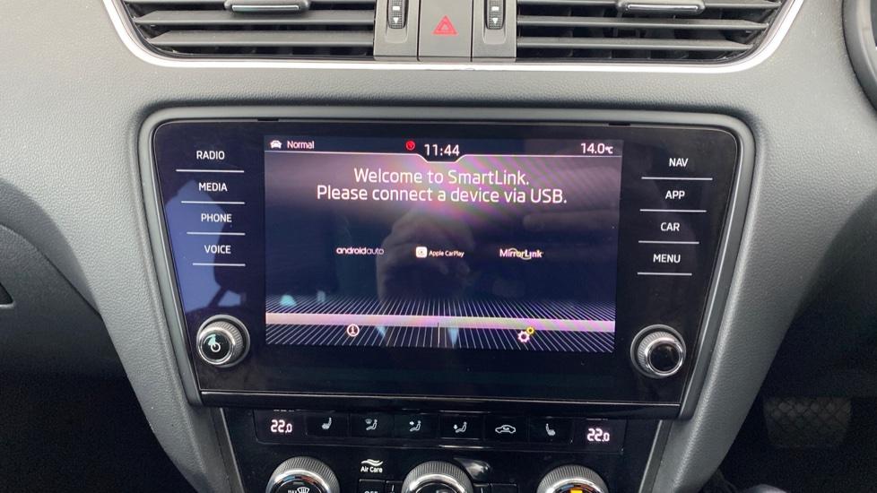 Apple Car Play & Android Auto