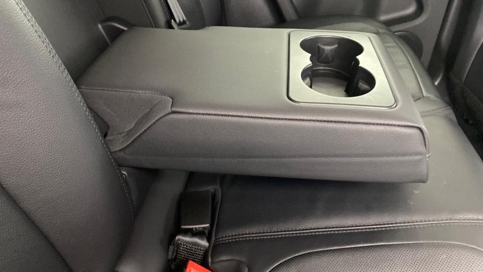 Rear Armrest/ Cup Holder