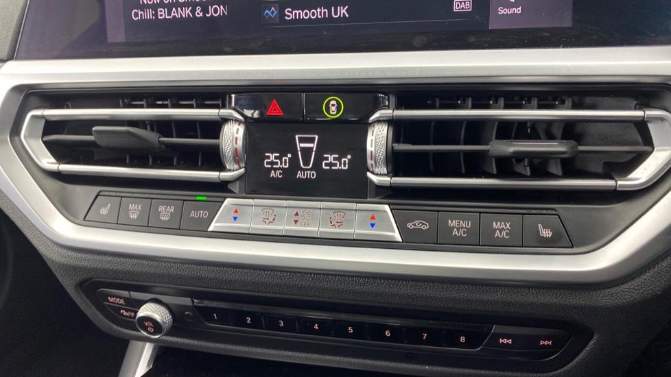 air conditioning and dual Climate control 