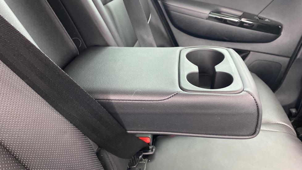 Rear Armrest/ Cup Holder