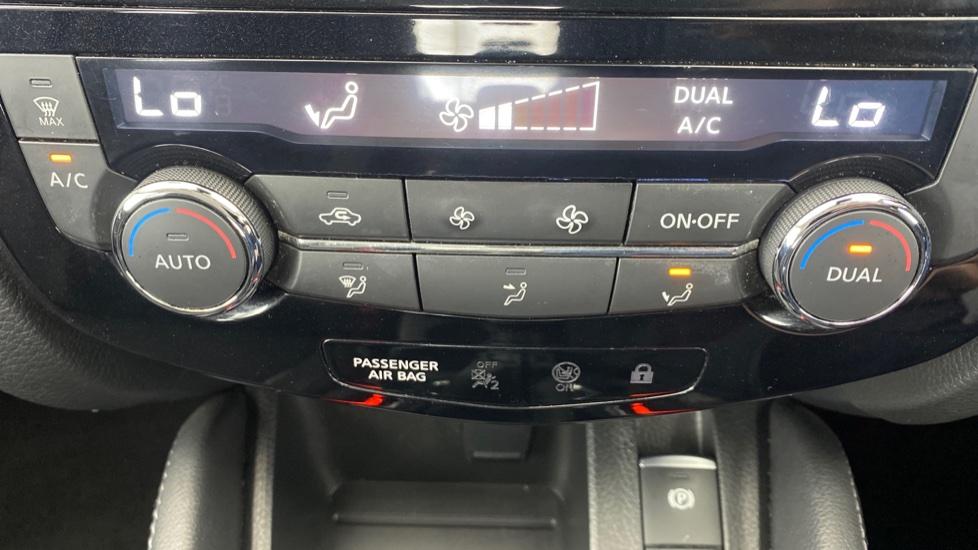 air conditioning and dual Climate control 