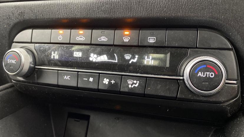 air conditioning and dual Climate control 