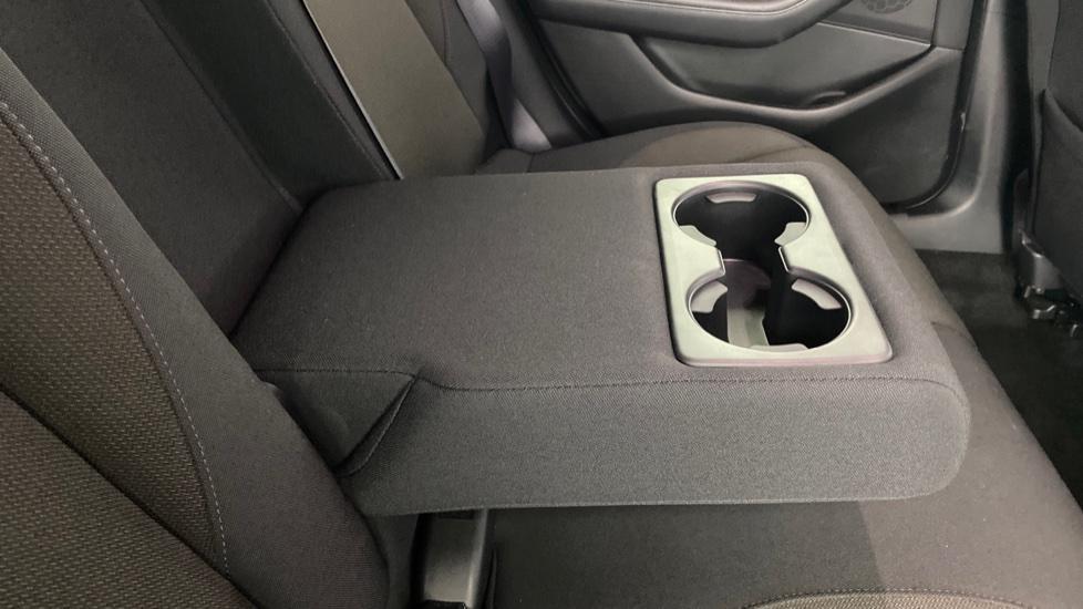 Rear Armrest/ Cup Holder