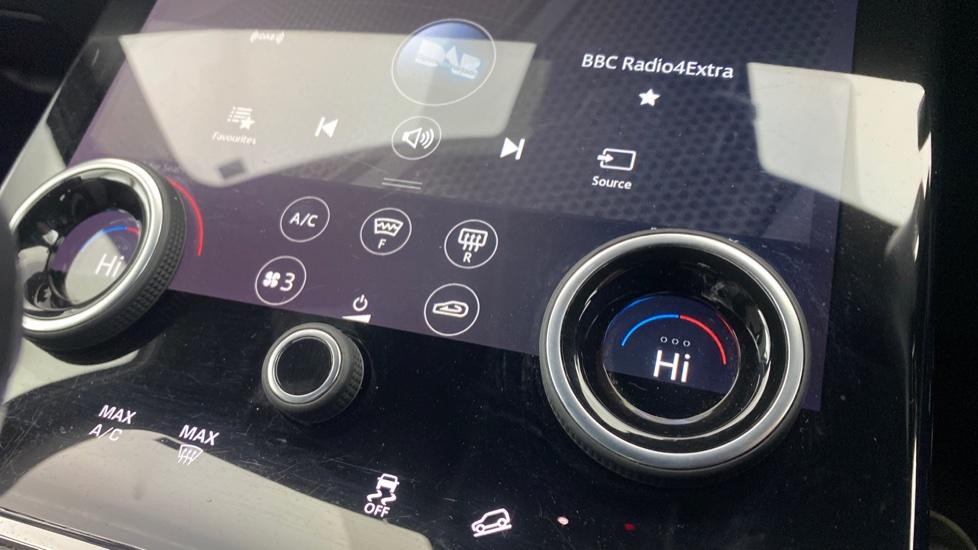 air conditioning and dual Climate control 