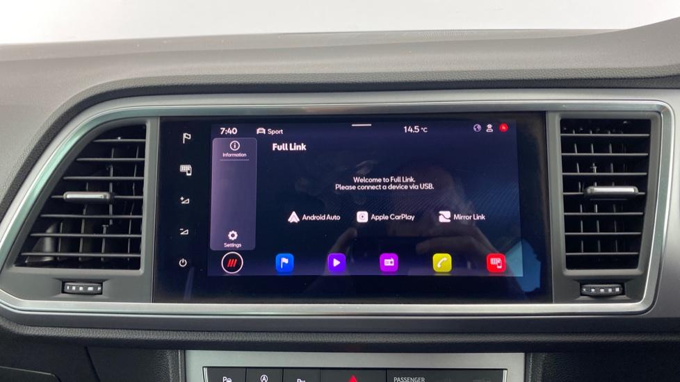 Apple Car Play & Android Auto