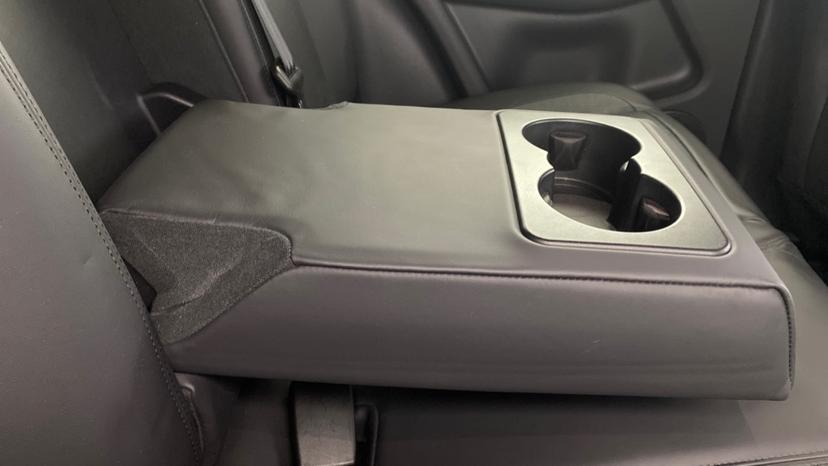 Rear Armrest/ Cup Holder