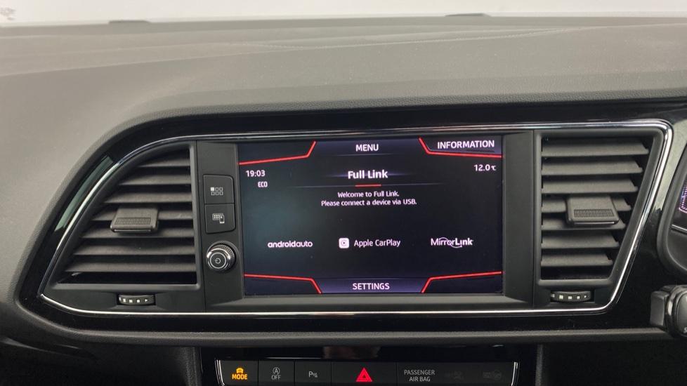 Apple Car Play & Android Auto