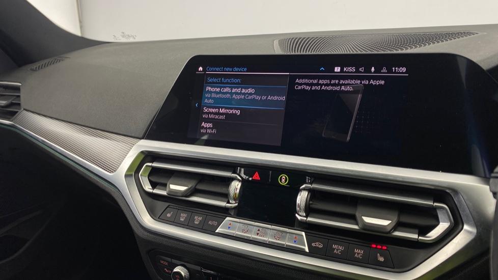 Apple Car Play & Android Auto