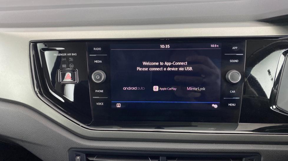 Apple Car Play & Android Auto