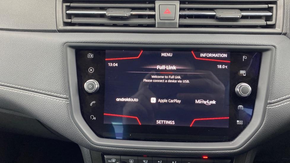 Apple Car Play & Android Auto