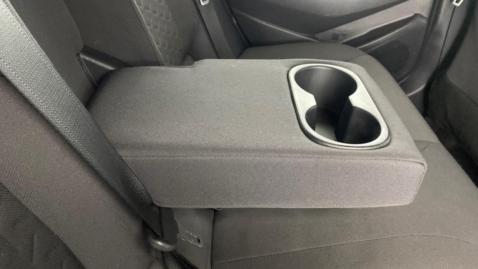 Rear Armrest/ Cup Holder