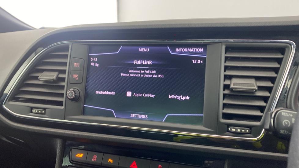 Apple Car Play & Android Auto