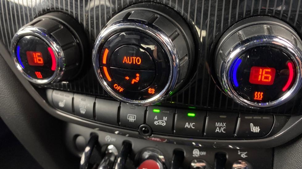 air conditioning and dual Climate control 