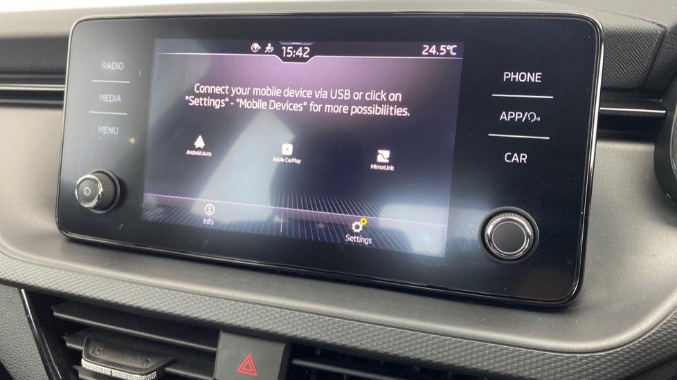 Apple Car Play & Android Auto