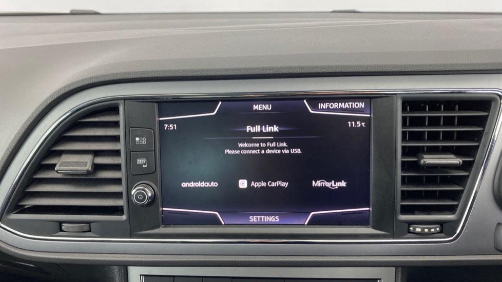 Apple Car Play & Android Auto