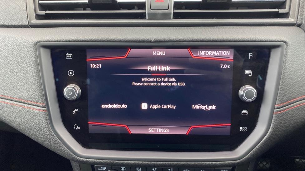 Apple Car Play & Android Auto