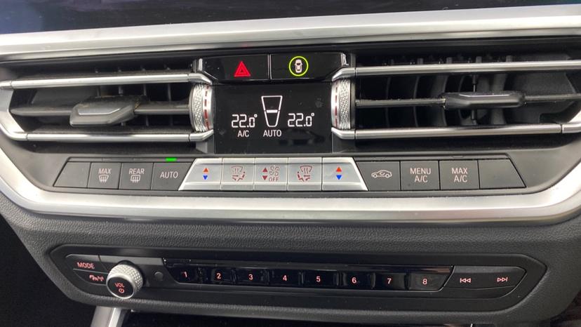 air conditioning and dual Climate control 