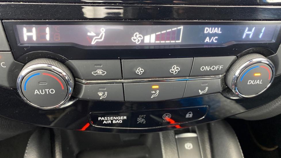 air conditioning and dual Climate control 