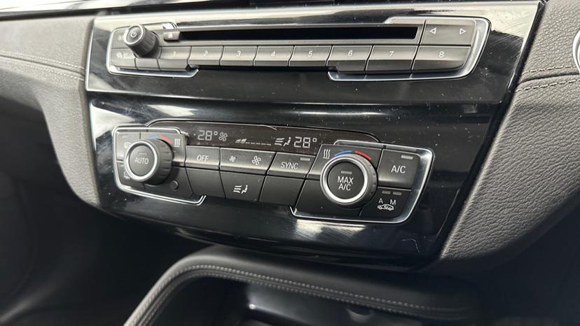 air conditioning and dual climate control 