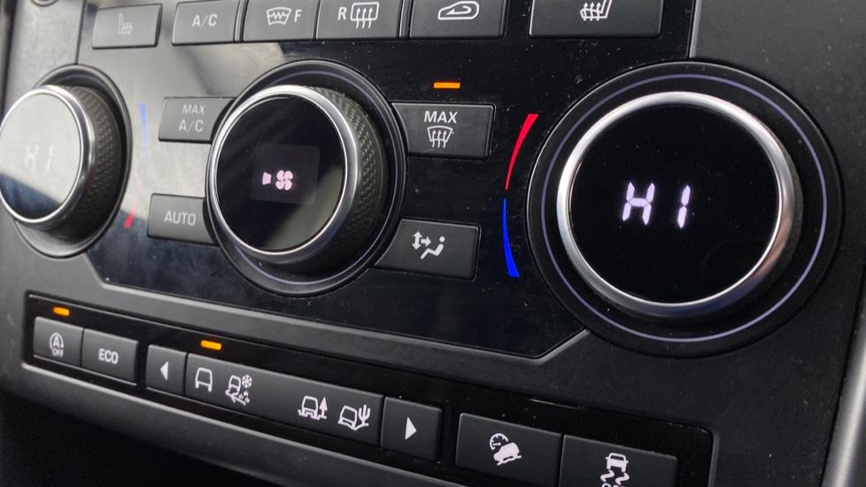 air conditioning and dual Climate control 