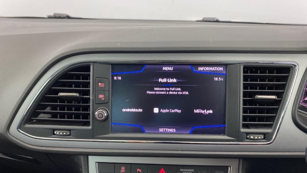 Apple Car Play & Android Auto