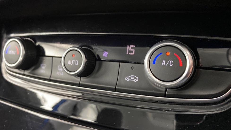 air conditioning and dual Climate control 