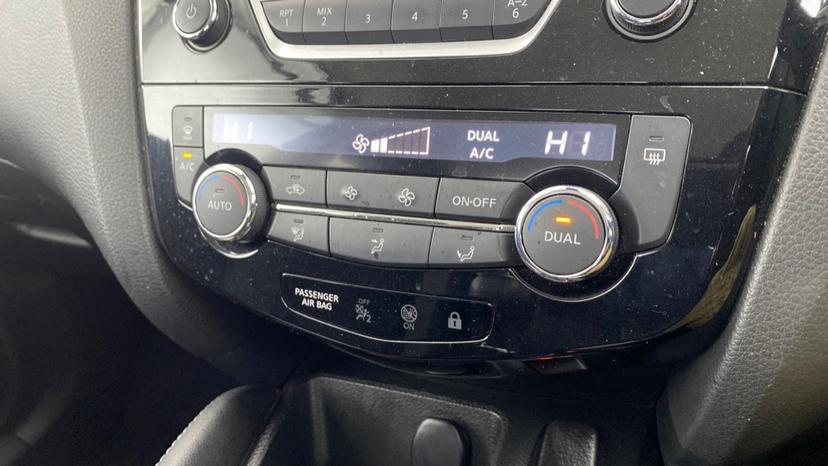 air conditioning and dual Climate control 