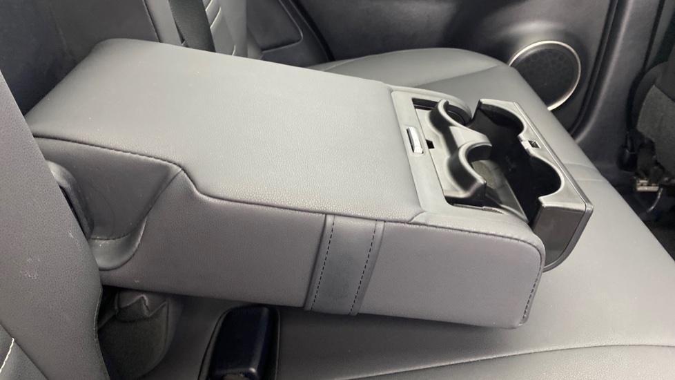 Rear Armrest/ Cup Holder