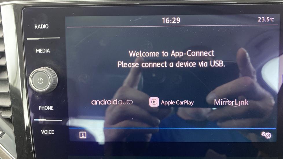 Apple Car Play & Android Auto