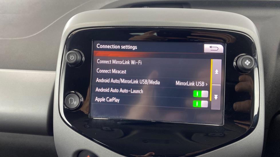 Apple Car Play & Android Auto