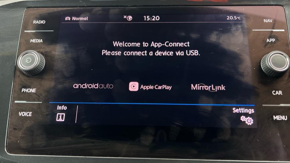 Apple Car Play & Android Auto