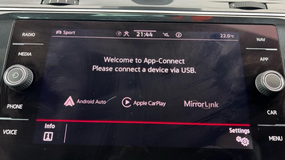 Apple Car Play & Android Auto