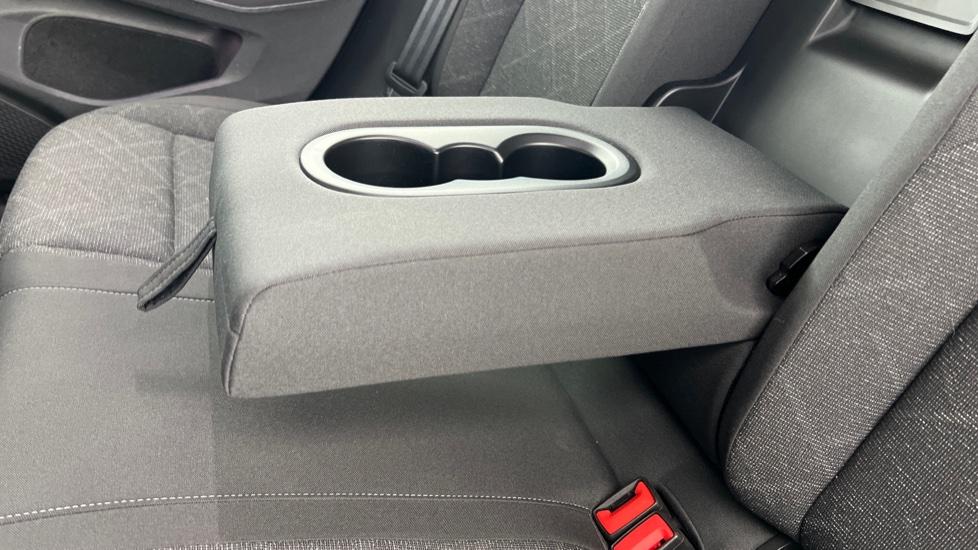 Rear Armrest/ Cup Holder