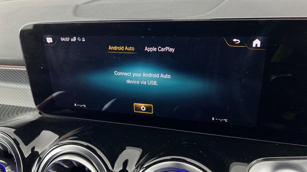 Apple Car Play & Android Auto