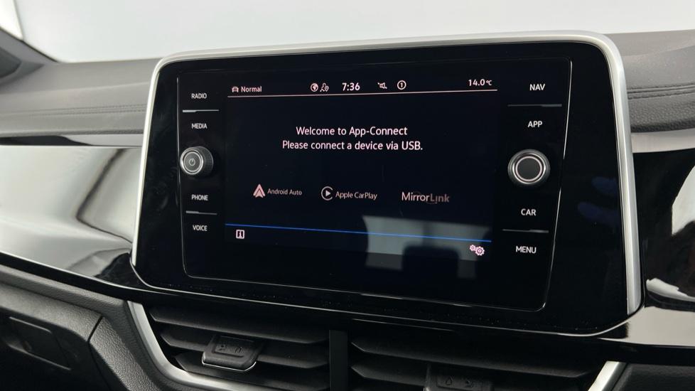 Apple Car Play & Android Auto