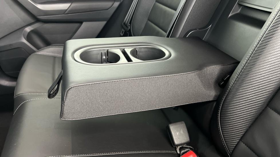 Rear Armrest/ Cup Holder