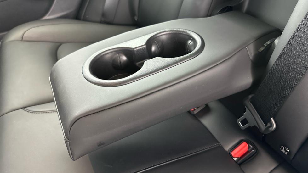 Rear Armrest/ Cup Holder