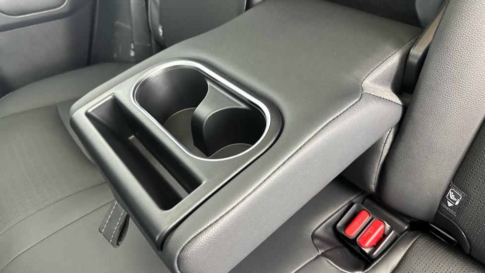 Rear Armrest/ Cup Holder