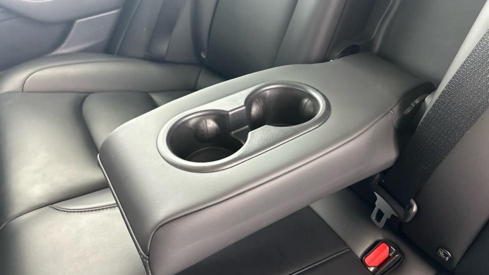 Rear Armrest/ Cup Holder