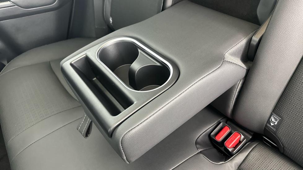 Rear Armrest/ Cup Holder