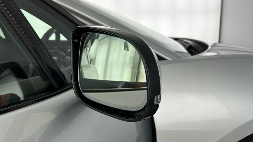 Blind spot monitoring system 