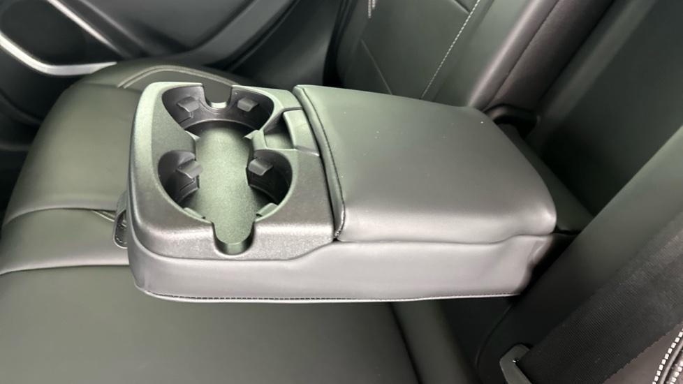 Rear Armrest/ Cup Holder