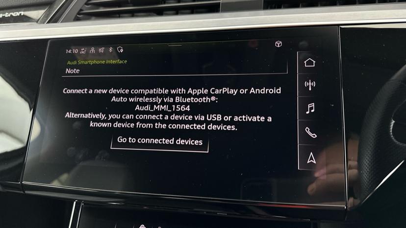 Apple CarPlay / Android Auto 