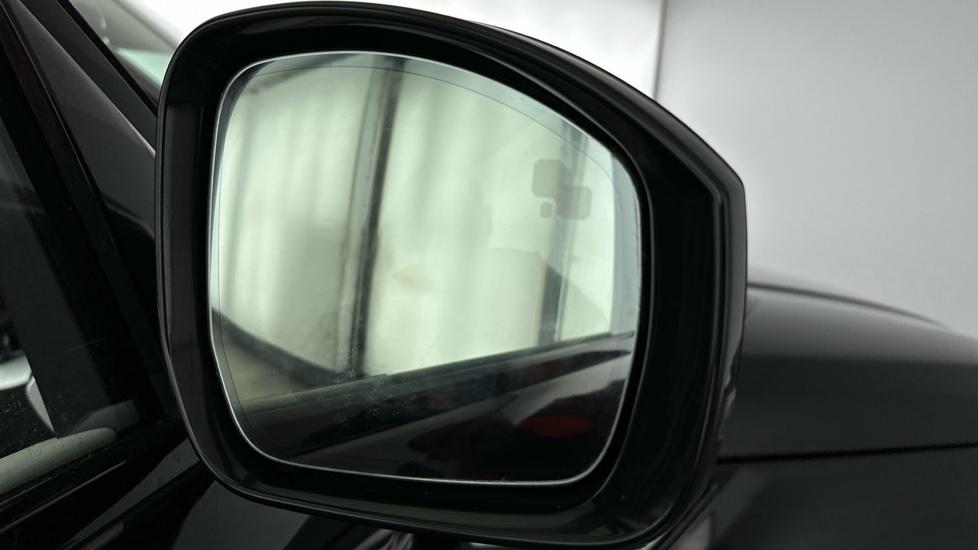 Blind spot monitoring system 