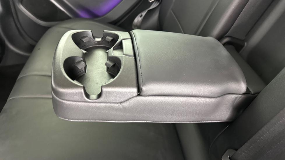 Rear Armrest/ Cup Holder