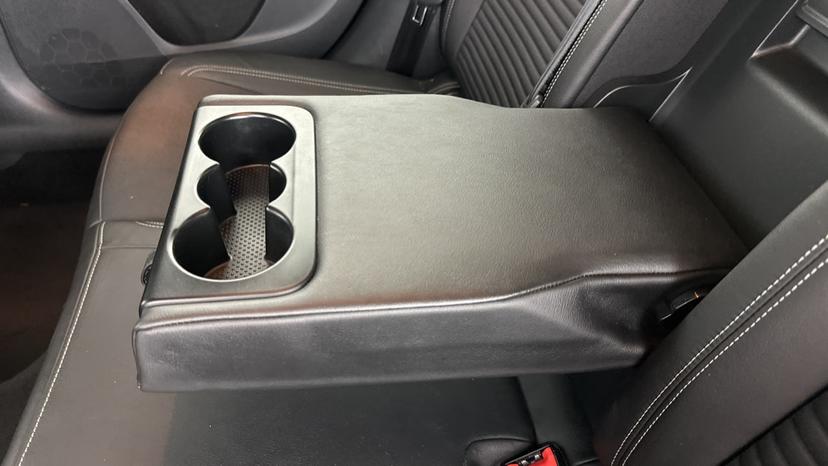 Rear Armrest/ Cup Holder