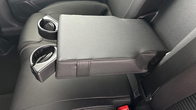 Rear Armrest/ Cup Holder